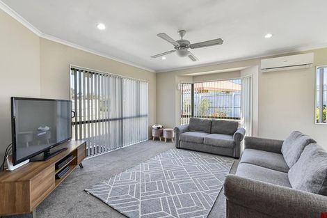 Photo of property in 8 Peachwood Place, Favona, Auckland, 2024