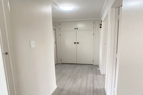 Photo of property in 2/1 Ribblesdale Road, Henderson, Auckland, 0612