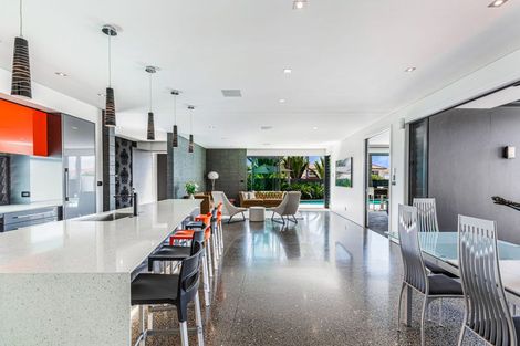 Photo of property in 3 Mansion Court, West Harbour, Auckland, 0618