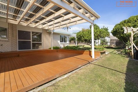 Photo of property in 6 Aristoy Close, Conifer Grove, Takanini, 2112