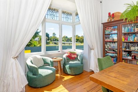 Photo of property in 2 Carnarvon Street, Gisborne, 4010