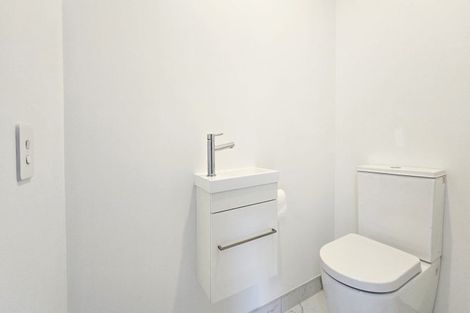 Photo of property in 7 George Yee Place, Taradale, 4112