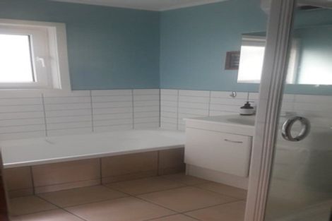 Photo of property in 44 Winston Street, Crofton Downs, Wellington, 6035