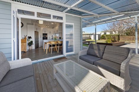 Photo of property in 8 Oriental Street, Welbourn, New Plymouth, 4312