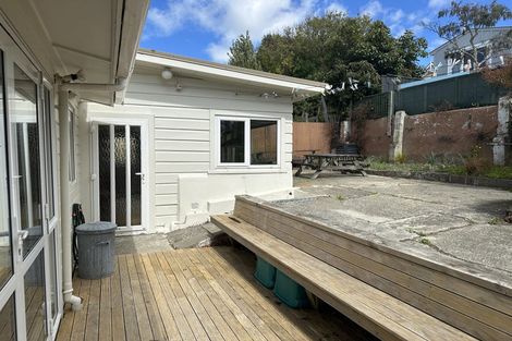 Photo of property in 37 Ara Paiwhenua, Tawa, Wellington, 5028