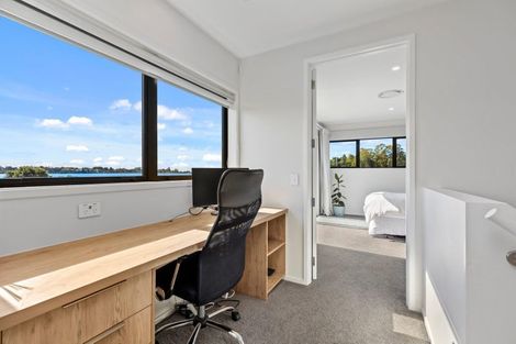 Photo of property in 37 Tangaroa Place, Poike, Tauranga, 3112