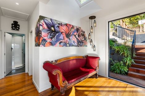Photo of property in 32 Rona Street, Eastbourne, Lower Hutt, 5013