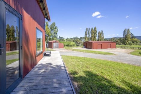 Photo of property in 377 Clevedon Kawakawa Road, Clevedon, Papakura, 2585