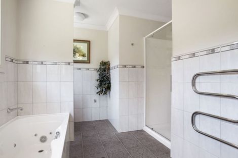 Photo of property in 11 Ohuka Place, Whitianga, 3510