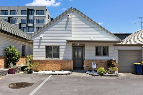 Photo of property in St Claire Village, 144/172 Mcleod Road, Te Atatu South, Auckland, 0610