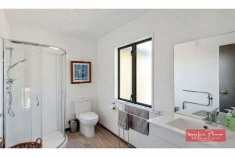 Photo of property in 12 Burdale Street, Riccarton, Christchurch, 8011