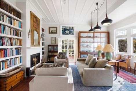 Photo of property in 15 Colenso Avenue, Hospital Hill, Napier, 4110