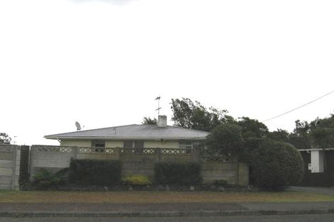 Photo of property in 2/32 Trinidad Road, Sunnynook, Auckland, 0620