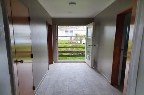 Photo of property in 38 Bassett Road, Johnsonville, Wellington, 6037