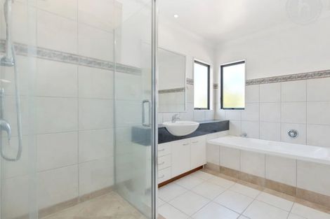 Photo of property in 17 Gilford Place, East Tamaki Heights, Auckland, 2016