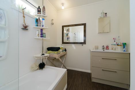 Photo of property in 4 Millar Street, Roslyn, Palmerston North, 4414