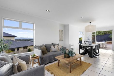 Photo of property in 37 Highcrest Heights, Westmorland, Christchurch, 8025