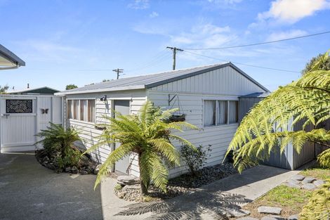 Photo of property in 16 Gilbert Street, Amberley, 7410