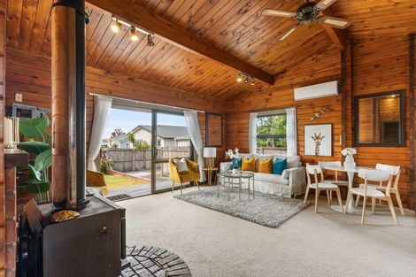 Photo of property in 9 Rewa Street, New Lynn, Auckland, 0600