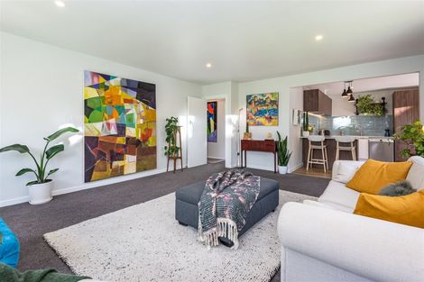 Photo of property in 10 Ladbrokes Place, Fendalton, Christchurch, 8052