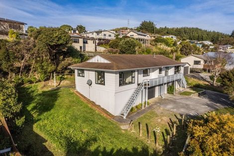 Photo of property in 49a Albatross Close, Whitby, Porirua, 5024