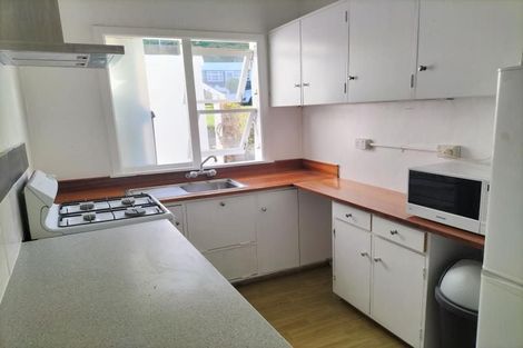 Photo of property in 281 Queens Drive, Lyall Bay, Wellington, 6022