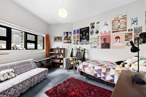 Photo of property in Endeavour Apartments, 12/125u Thorndon Quay, Pipitea, Wellington, 6011