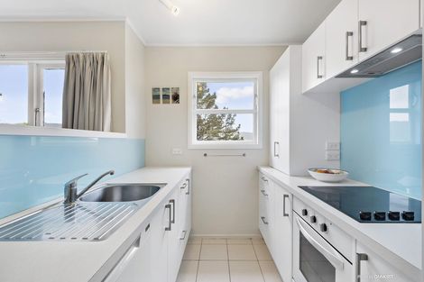 Photo of property in 47a Huntingdon Street, Northland, Wellington, 6012