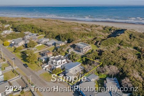 Photo of property in 4 Hunia Terrace, Himatangi Beach, Foxton, 4891