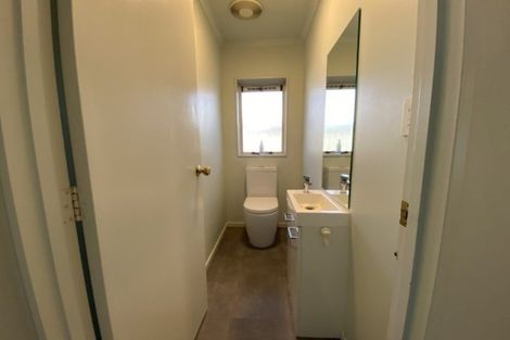 Photo of property in 165 Heta Road, Highlands Park, New Plymouth, 4312