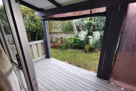 Photo of property in 2/18 Craigbank Avenue, New Lynn, Auckland, 0600