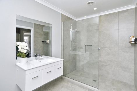 Photo of property in 35 Koura Drive, Rangiora, 7400