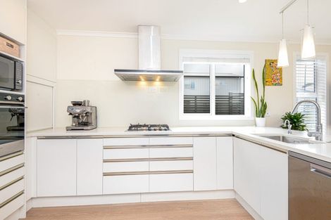 Photo of property in 32 Pateke Drive, Kenepuru, Porirua, 5022