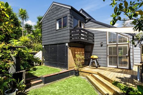 Photo of property in 2/29a Rangatira Road, Birkdale, Auckland, 0626