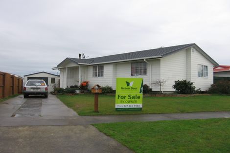 Photo of property in 20 Peppertree Glade, Kelvin Grove, Palmerston North, 4414