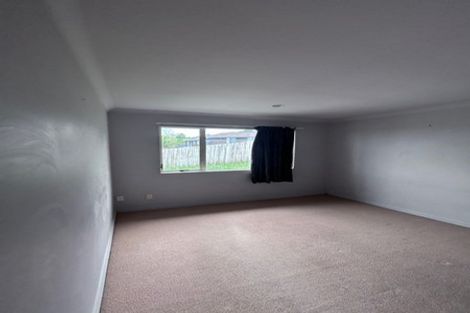 Photo of property in 42 Ballymore Drive, Pinehill, Auckland, 0632