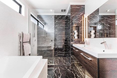 Photo of property in 3 Mansion Court, West Harbour, Auckland, 0618