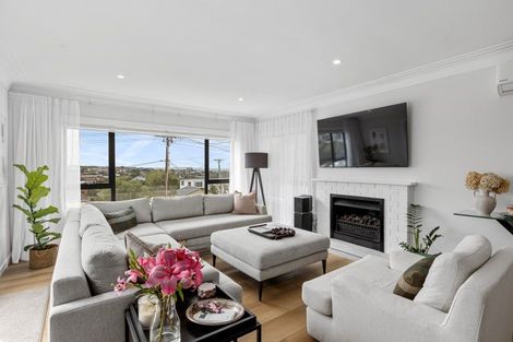 Photo of property in 23 Braemar Road, Rothesay Bay, Auckland, 0630