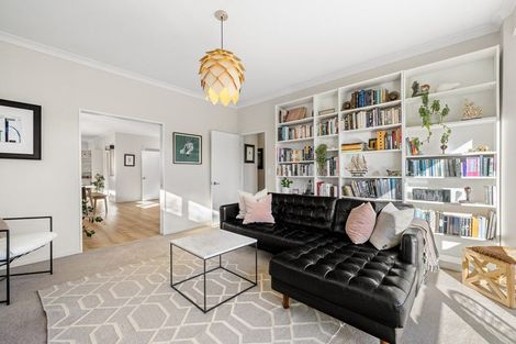 Photo of property in 36 Stapletons Road, Richmond, Christchurch, 8013