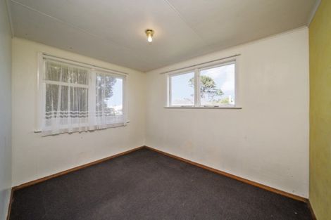 Photo of property in 3 Mcguire Street, Hawera, 4610