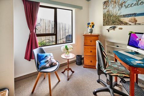 Photo of property in 176 Saint Andrews Road, Plimmerton, Porirua, 5026