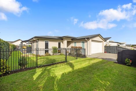 Photo of property in 77 Sandhurst Drive, Papamoa Beach, Papamoa, 3118
