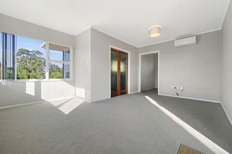 Photo of property in 52 Cyclarama Crescent, Massey, Auckland, 0614