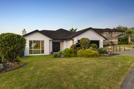 Photo of property in 160 Kittiwake Drive, Schnapper Rock, Auckland, 0632