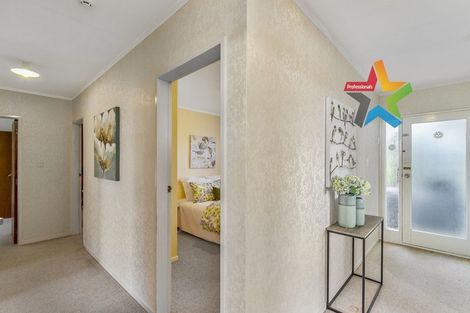 Photo of property in 18 Salford Street, Newlands, Wellington, 6037