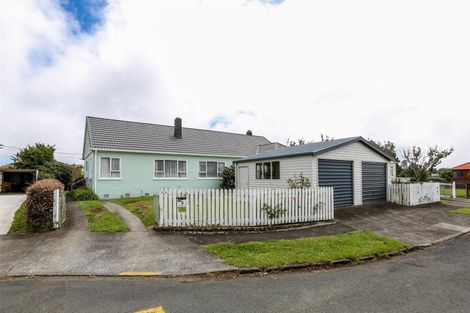 Photo of property in 2 Chard Street, Westown, New Plymouth, 4310