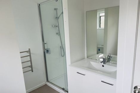 Photo of property in 3/122 Archers Road, Glenfield, Auckland, 0629