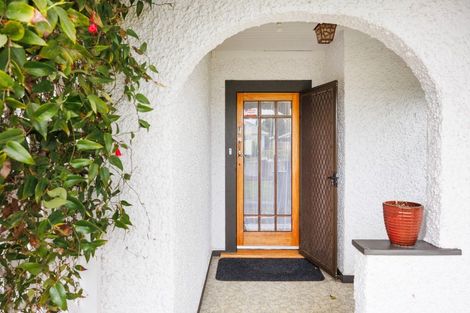 Photo of property in 19 Brightwater Terrace, Terrace End, Palmerston North, 4410