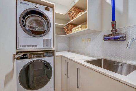 Photo of property in 1/7 The Promenade, Takapuna, Auckland, 0622