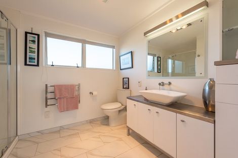Photo of property in 24 Observatory Close, Whitby, Porirua, 5024